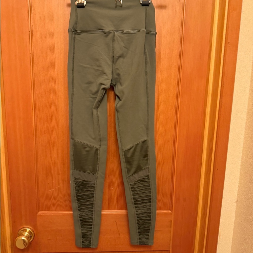 Alo Yoga High-waist Airlift Moto Legging Mesh details In Olive Branch Small - Picture 6 of 8